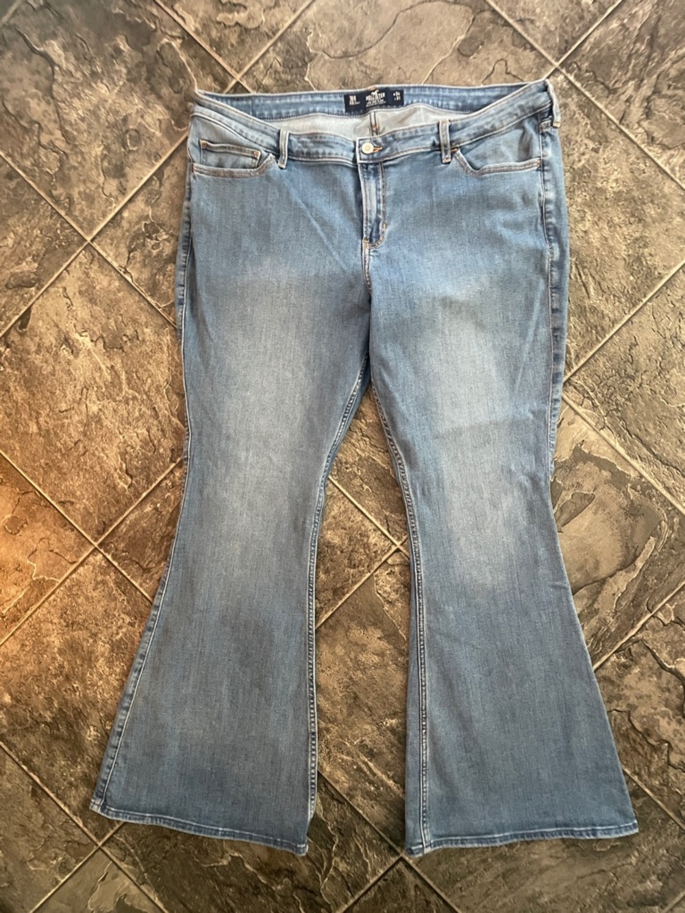 HOLLISTER Low-Rise Flare Light Wash Boho Hippie Coastal Urban Grunge Y2K Jeans